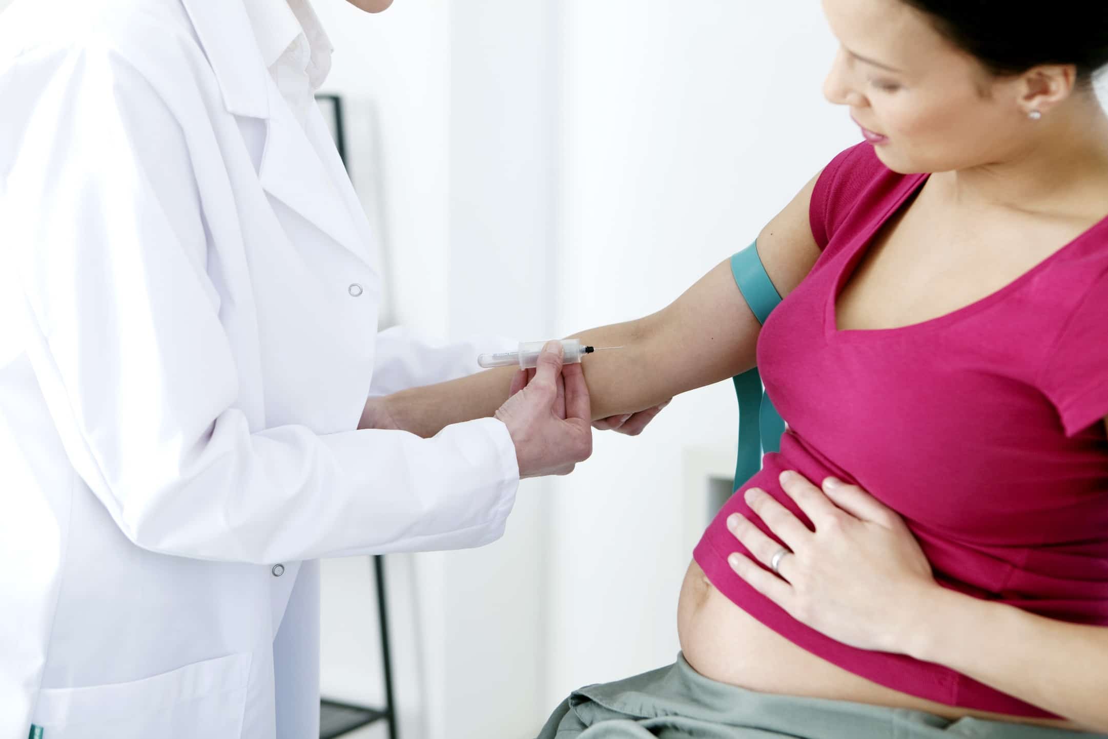 Операции перед беременностью. Взятие крови у беременных. Исследование беременных.